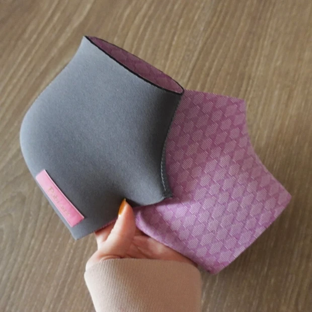 小田切ヒロさん愛用の「ピュビケア かかとソックス」の商品写真