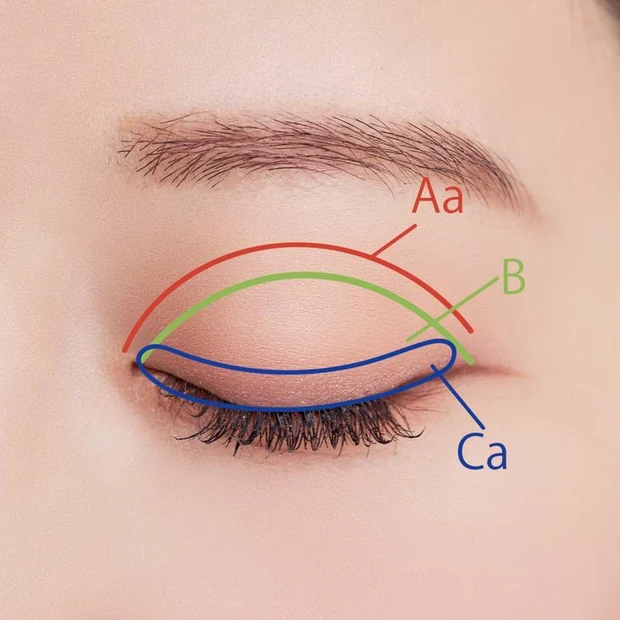 2.デイリーメイクにも最適！ ツヤ肌コーラルメイク_EYE_やり方_2