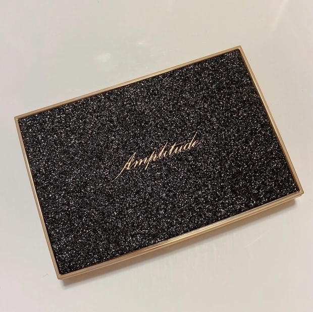 【クリスマスコフレ2021】【限定】発売当初欠品も、再入荷！《アンプリチュード 》アイシャドウパレットをスウォッチ&メイク。_3