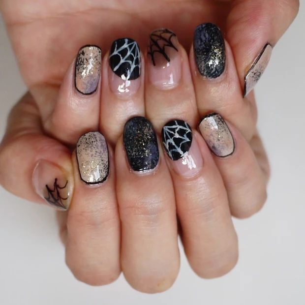 大人クールにキメる！渋めカラーで辛口ハロウィンネイル【ギ☆のセルフネイル…