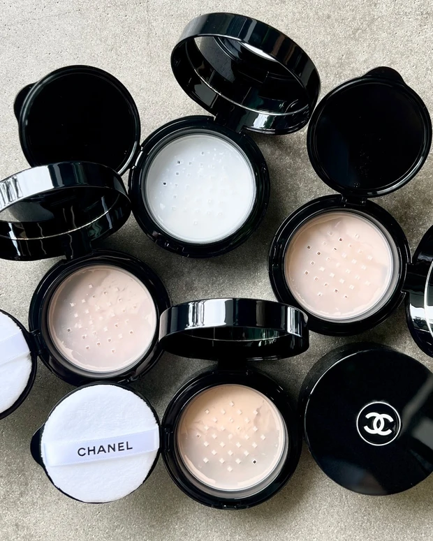 シャネル プードゥル ユニヴェルセル リーブル オン-ザ-ゴー