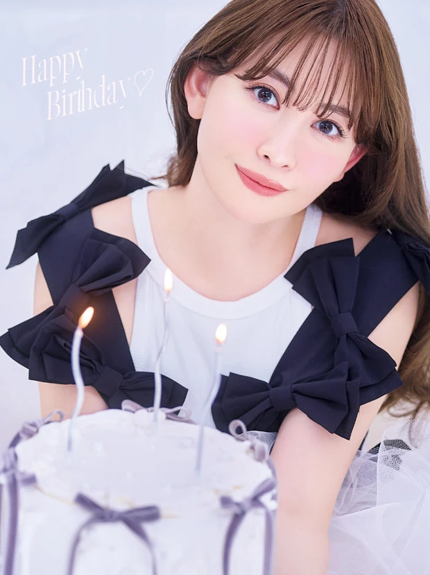 【7位】マキア6月号通常版&増刊の付録は小嶋陽菜さんが信頼する神コスメ! 付録内容にクローズアップ