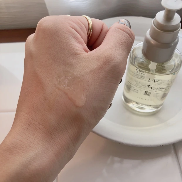 "使うたび美しい髪"厳選した天然オイル。
いち髪 純・和草油_3_2