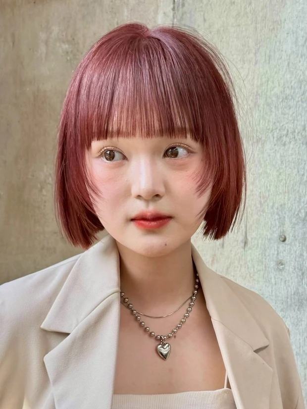 ヘアカタログ ミディアム ミディアムヘア 前髪あり スタイリング
