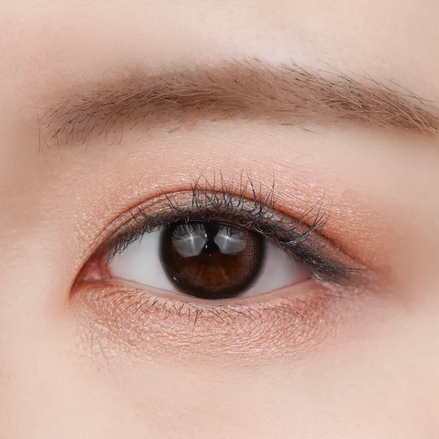 アイメイクの手順４