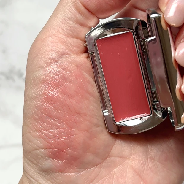 RAYE 03 POSHのスウォッチ(コーラルピンク系)