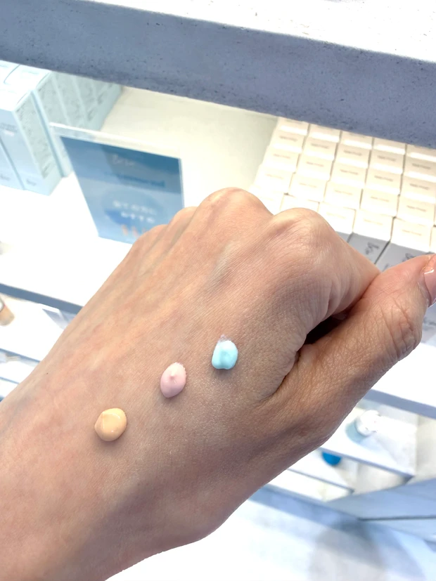 ＆be UVプライマーリッチモイスト　スタンダード・ピーチグロウ・スカイグロウ　カラー比較