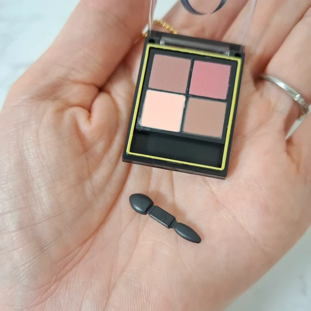 【コスメガチャ】エクセルのミニチュアチャーム登場!気になる中身や設定場所を紹介_7