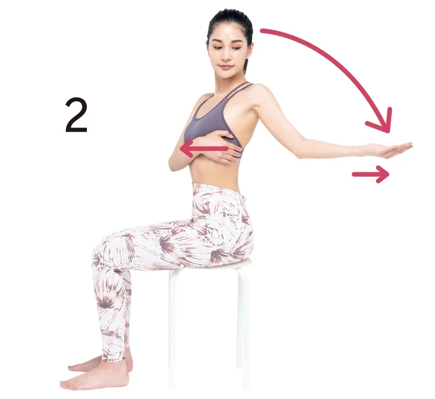 2体はねじらずに腕を斜め後ろへ