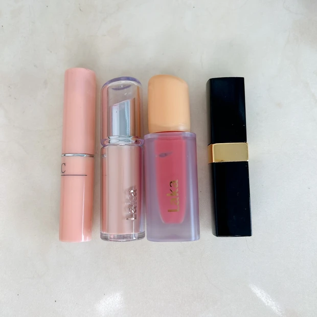 口紅　韓国コスメ　Laka　CHANEL　DHCのリップ