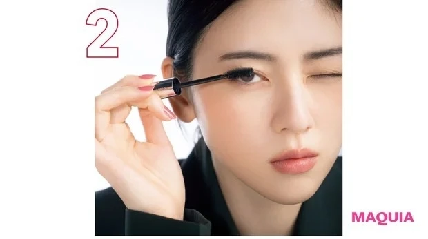 三吉彩花さんの最新ベストメイク_2. NOTカール! すだれまつ毛にマスカラ