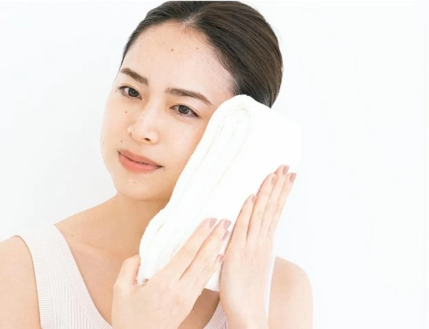 ゴシゴシは肌を傷めることに。水気をタオルに「移す」感覚で