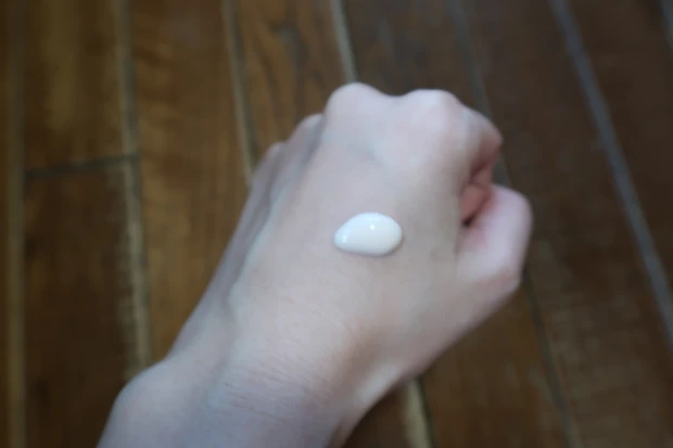 まるで光を発光させているような透き通る肌♡Amplitude特集!
_2
