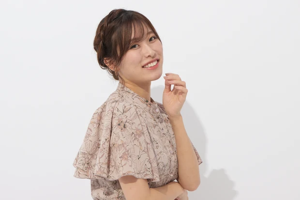 【セルフヘアアレンジ】動画で学ぶ! くるりんぱ、ロープ編み、Uピンの留め方、編み込みの正しいやり方とコツを人気美容師AYAMARさんが解説_26