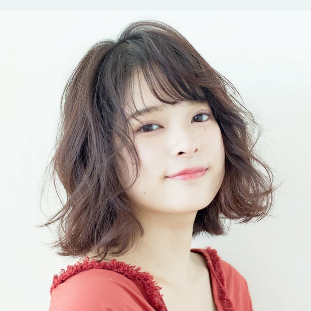 「スモーキー×透明感」が新しい、美肌効果バツグンのモーヴ系カラーボブ