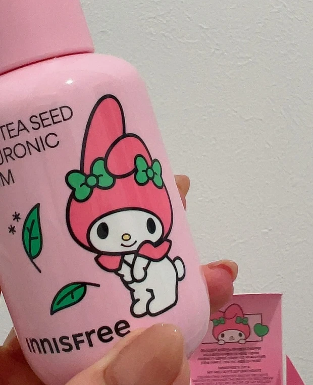 マキア サンリオコラボコスメ グリーンティーシード ヒアルロン セラム マイメロパッケージ