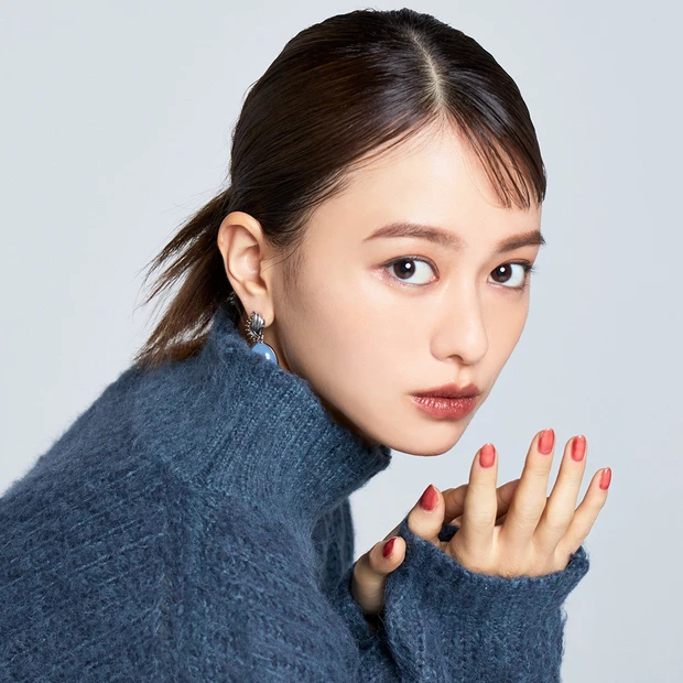 【山本舞香】今っぽさと上品さが叶うタイトシニヨン2