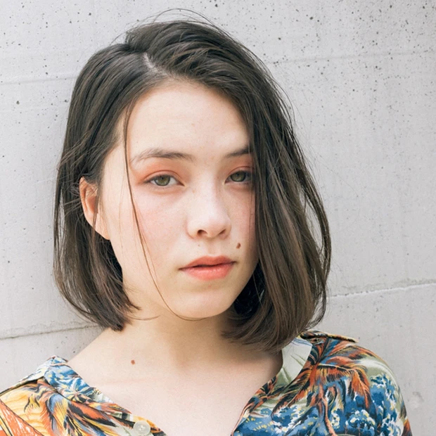 シンプルかつ自分らしい！ 重さと抜け感を両取りする高感度ワンレンボブ