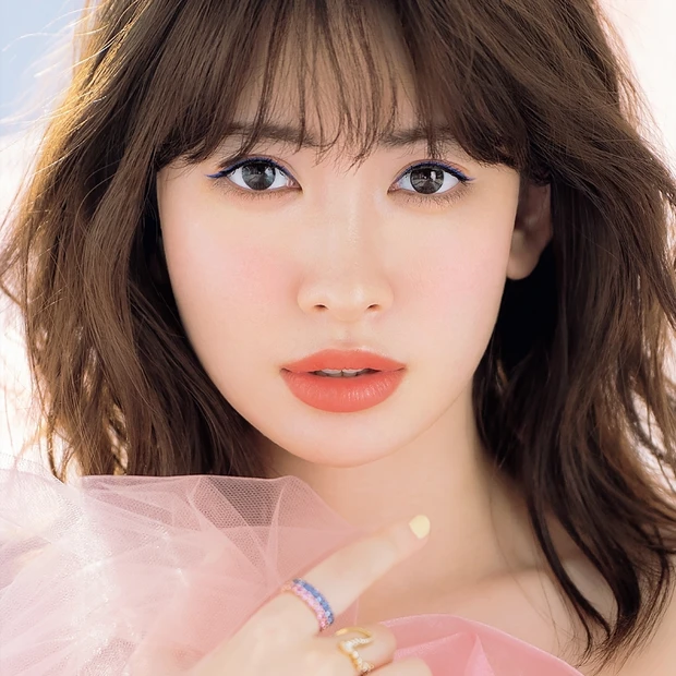 MAQUIA3月号表紙、こじはるのメイクを解説! 大人のあどけなさを演出…