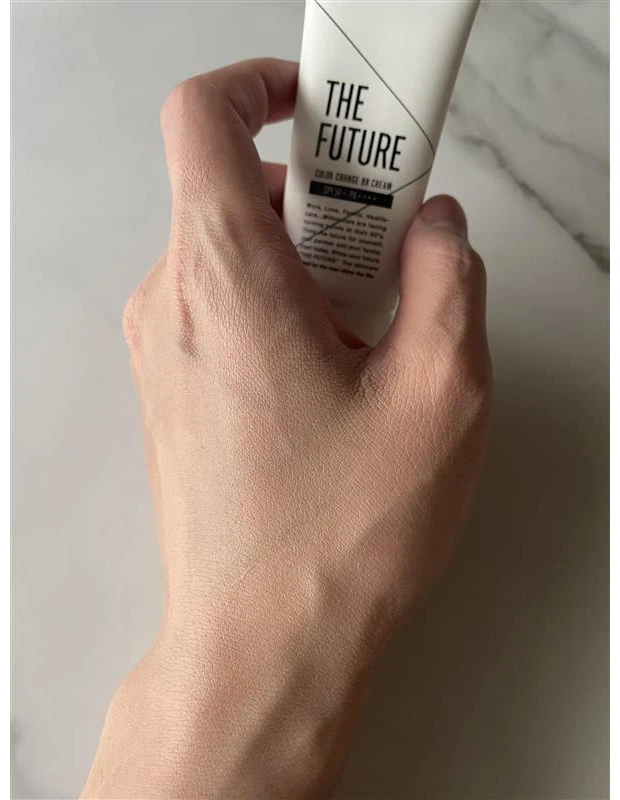 肌褒められまくり!
SPF50+PA++++のUV下地!
ズボラ男子が選ぶ神アイテム4選!_5_3