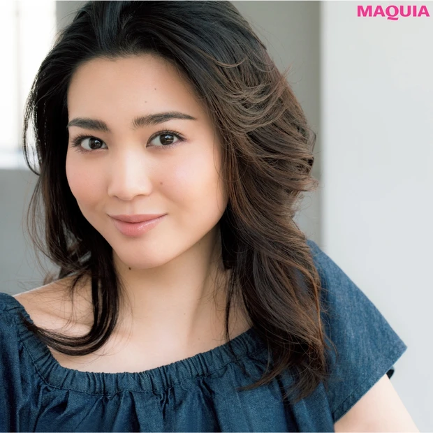 アイシャドウをつけると濃い印象に…ふわっと軽い＆大きく見せる目元のつくり…