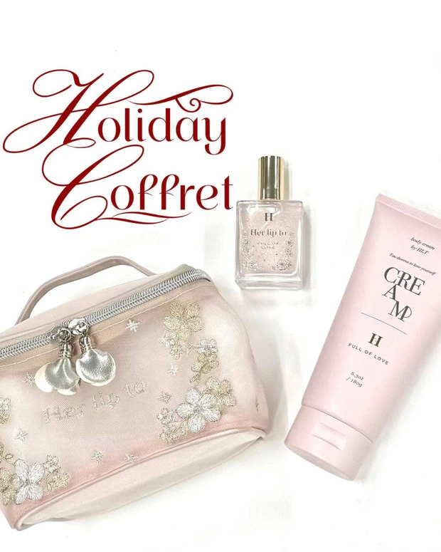 Her lip to BEAUTY FULL OF LOVE HOLIDAY SET
