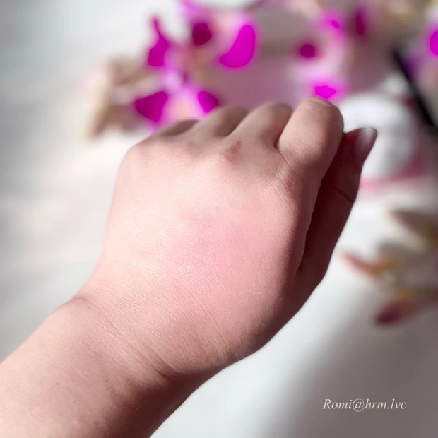 GIVENCHY ジバンシィ チーク スウォッチ