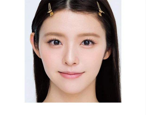 【Cheek】頬だけじゃなく眉下にもチークを