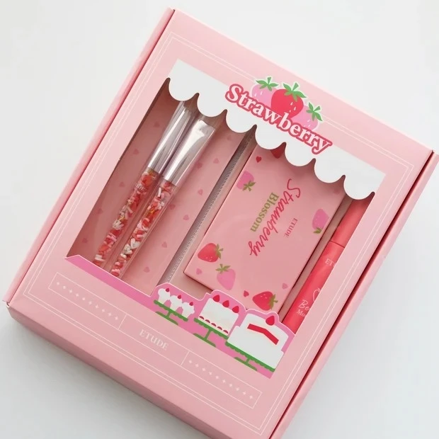 【2020年秋のプチプラコスメ】エチュード(ETUDE) ストロベリーブロッサムキット