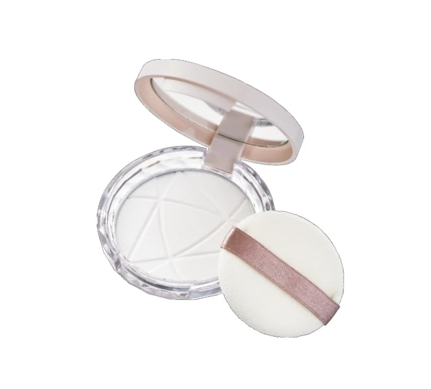 セザンヌ 毛穴レスパウダー ¥748/セザンヌ化粧品