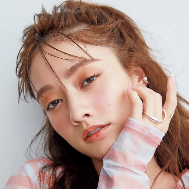 【8位】林 由香里メイクの秘密公開!プチプラコスメで洒落顔になる方法とは?