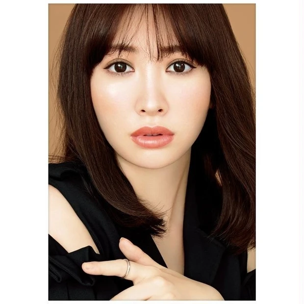【7位】マキア9月号の表紙は小嶋陽菜さん! 表紙メイクの使用アイテム&How toを解説