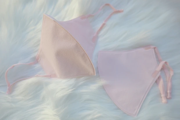 ユニクロ　マスク　不織布　エアリズム3Dマスク　血色マスク　不織布マスク