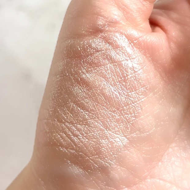 RMK グロウ イルミネーターのスウォッチ