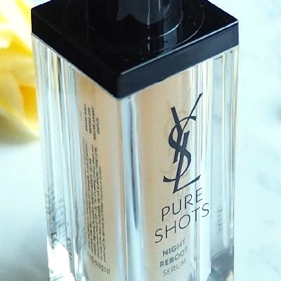 「YSL ピュアショット ナイト リチャージセラム」の層が混ざった状態