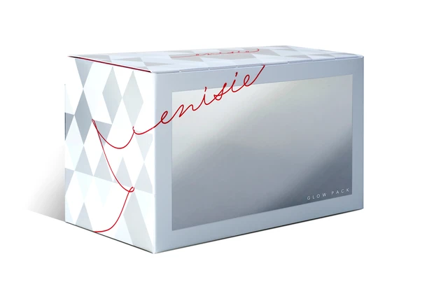 この美肌の持ち主は一体誰？　美容界がザワつくJUNさん「秘密の美容ルーティン」_9_1