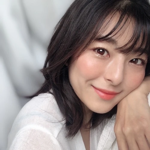 神崎恵さんの選ぶ名品リップ!マスクの下でもやっぱりオシャレしたい!注目のナチュラル系リップ2本紹介_7