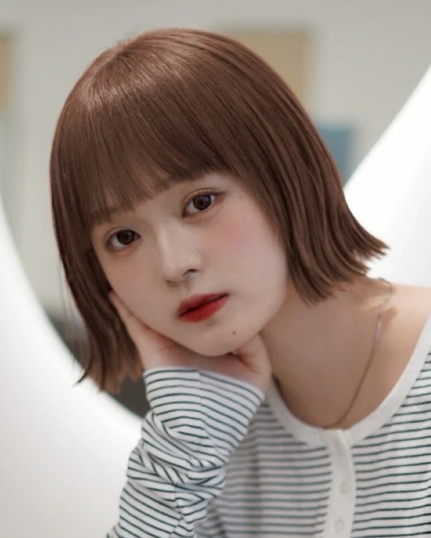 ヘアカタログ　ボブ　ボブヘア　前髪あり　正面