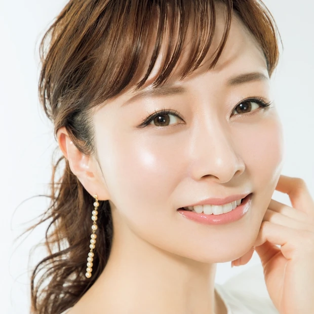 石井美保さんの透明感の秘密に接近! 独自のセオリーから生まれた斬新なケア…