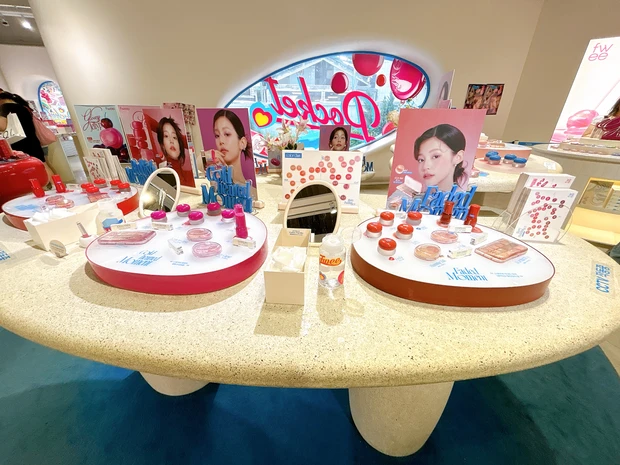 「fwee Agit 聖水」店内