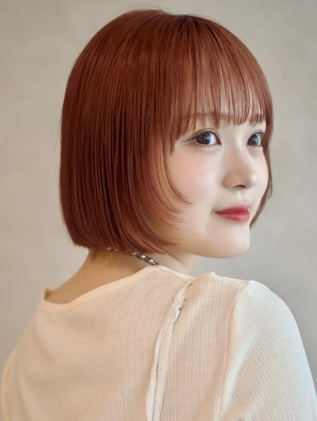 ヘアカタログ　ミニボブ　ボブヘア　伸ばしかけ　前髪あり　サイド