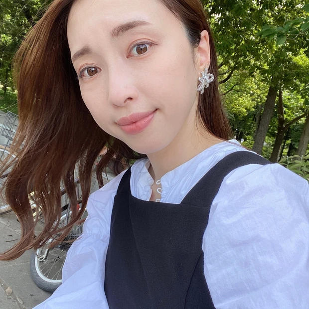 【エレガンスアルモニーアイズ】持っていて損はなし♡上品かつ華やかな定番アイシャドウ_5