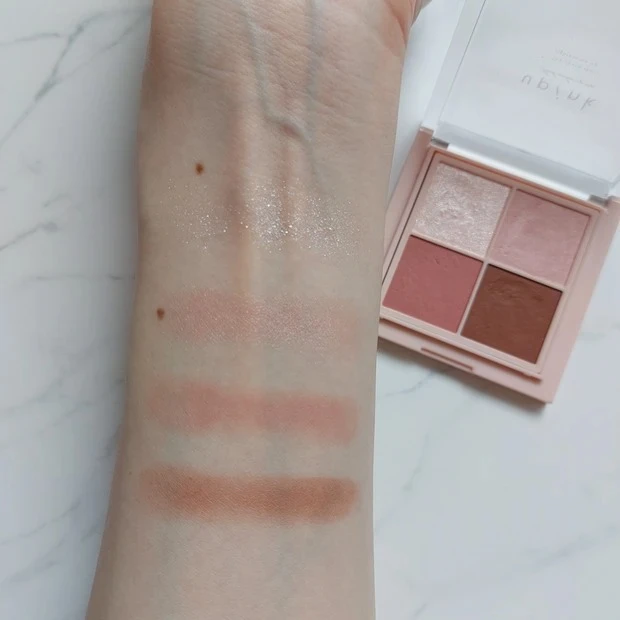 upink シャインオンステージアイパレット 01 ラブストーリー ¥1320 スウォッチ