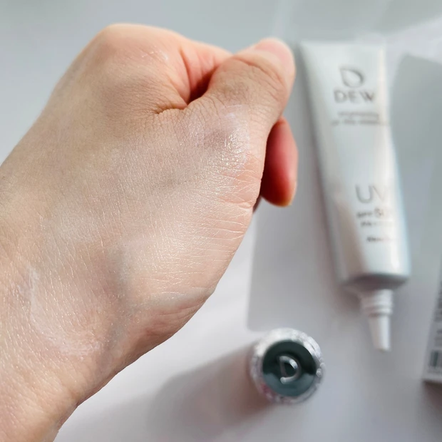 みずみずしいつけ心地でいて、マスク擦れに強い！2021年3月16日発売【DEW】の日焼け止め美容液。_2_3