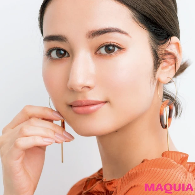 好感度の高い目元に！ カッパーブラウンのシャドウで華やかさをちょい足し