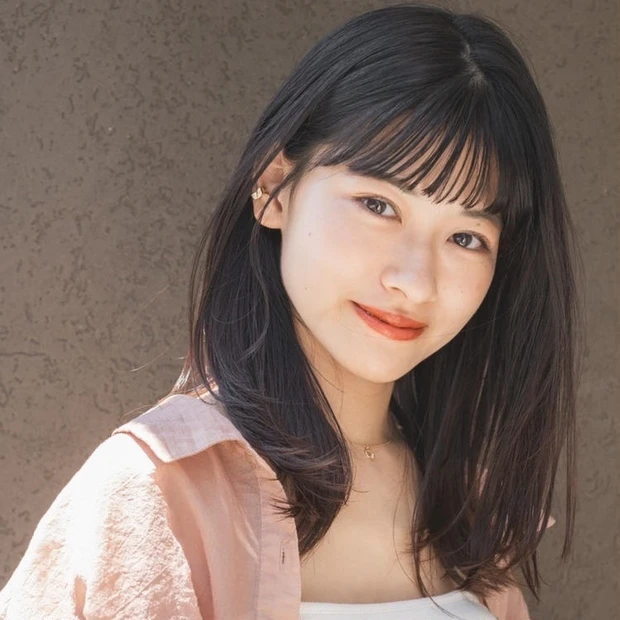 ロング　髪型　ヘア　ヘアスタイル　大人　前髪あり　30代　40代　暗髪