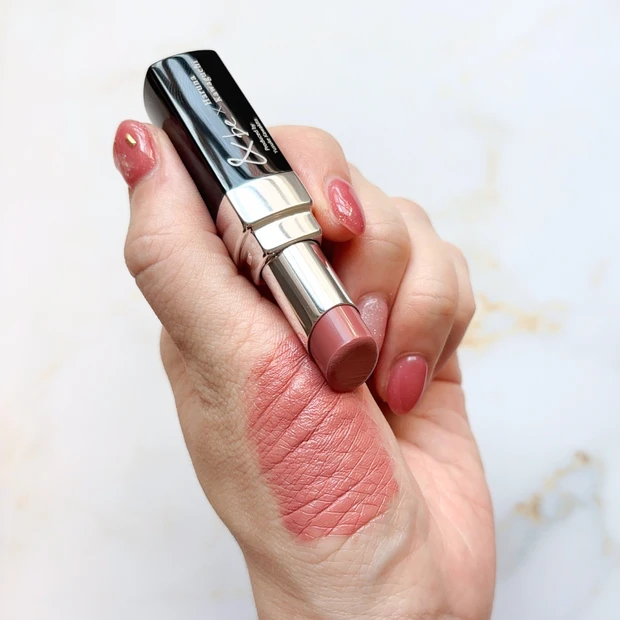 アンドビー　リップ　人気