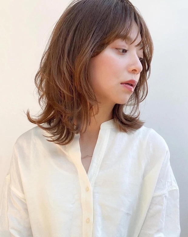 360°美シルエット!“たっぷりレイヤー”で作る小顔ミディアムヘア・サイド