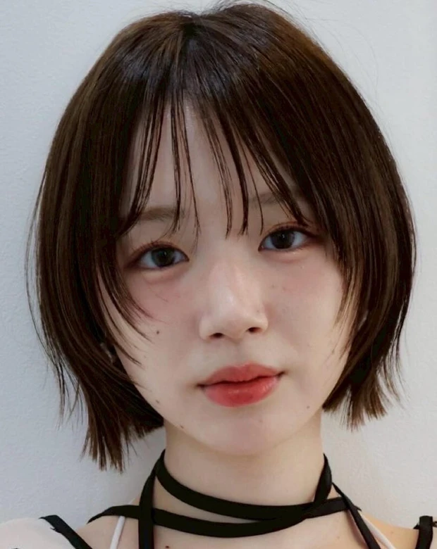 艶カラーとは ツヤカラー ブラウン ショートボブ　シースルー