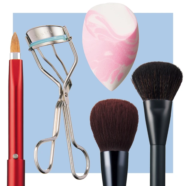 人気メイクアップアーティスト・paku☆chanさんがリアルに使う神ツールとは?プチプラスポンジから3万超えのブラシまで!